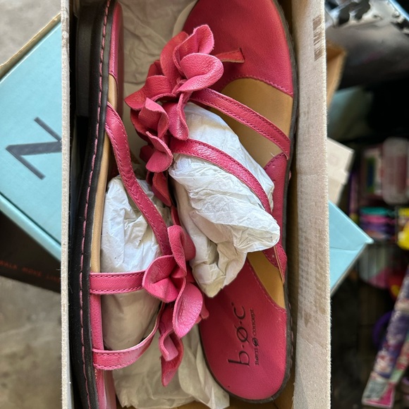 B.ø.C pink sandals - Picture 3 of 4